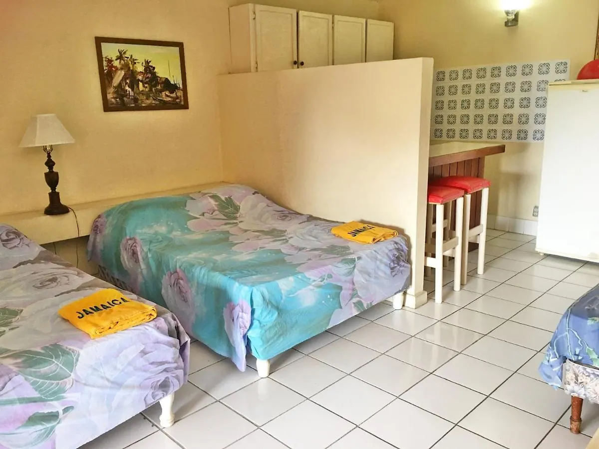 Beach Resort Apt-Africansymbol-In Front Of Doctor'S Cave Beach 몬테고 베이