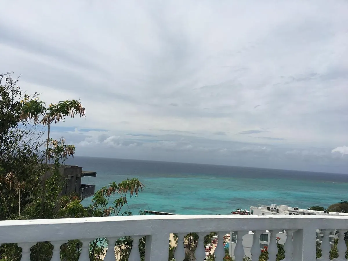 Beach Resort Apt-Africansymbol-In Front Of Doctor'S Cave Beach 몬테고 베이 자메이카